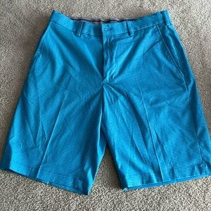 Men’s lightweight golf short